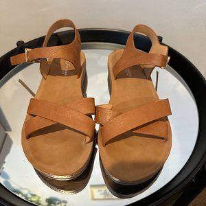 women's flat sandals